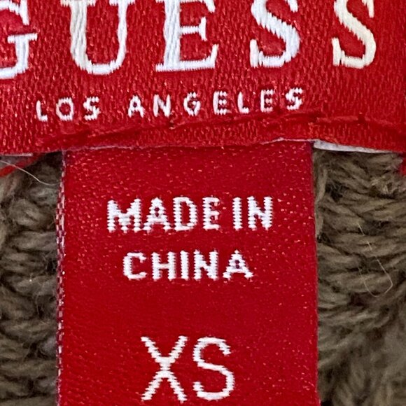 NWOT Guess Sweater - Picture 4 of 5